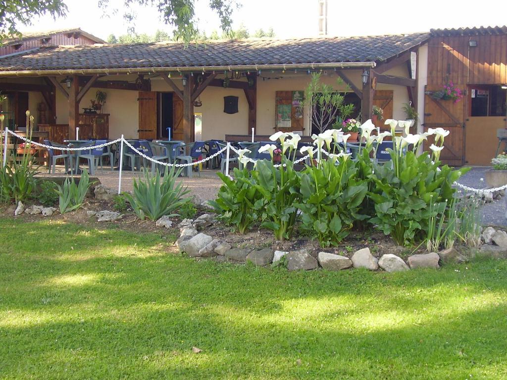 Camping " Le Grun De Chignore" Vollore-Ville Екстер'єр фото