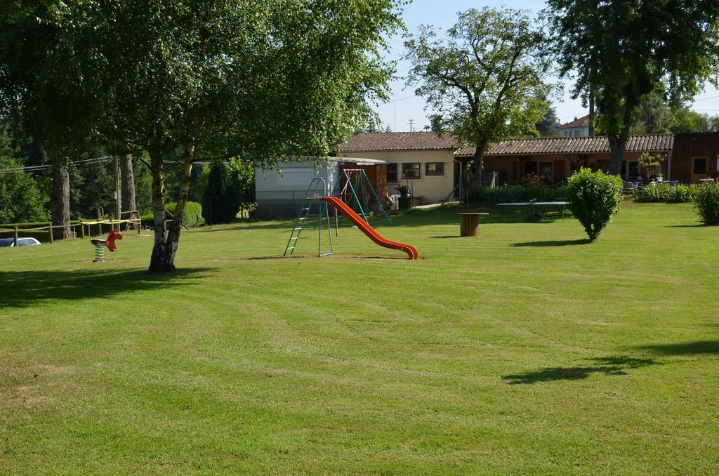 Camping " Le Grun De Chignore" Vollore-Ville Екстер'єр фото